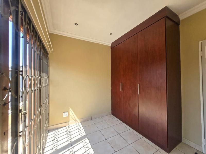 3 Bedroom Property for Sale in Gateway Manor North West